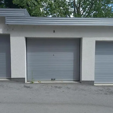 アパート Meri With Garage